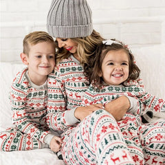 Ensemble assorti pour la famille - maman, papa et enfant