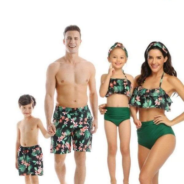 Maillot de bain famille assorti avec des fleurs