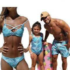 Maillot de bain famille assorti pour la plage