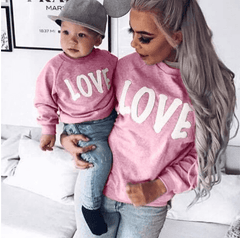 Pull mère fille amour rose