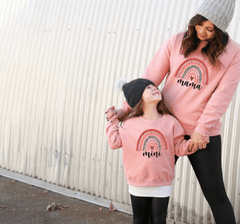 Pull mère fille arc-en-ciel rose