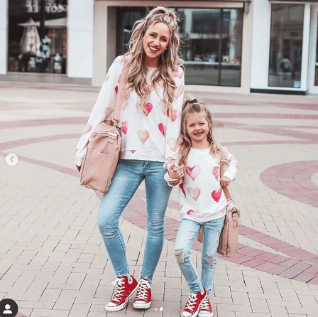 Pull mère fille avec des coeurs