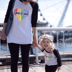 Pull mère fille love is love