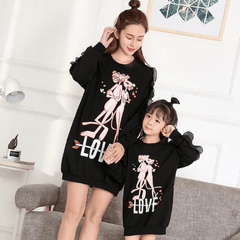 Pull mère fille panthère rose noir
