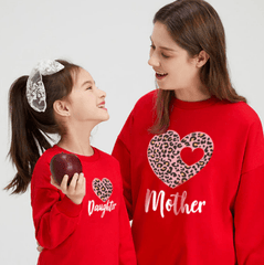 Pull mère fille rouge avec un coeur