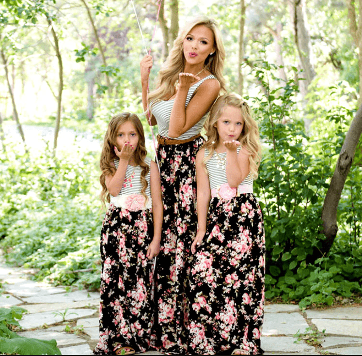 Robe mère fille fleurie blanche et noire