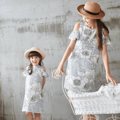 Robe mère fille grise à fleurs