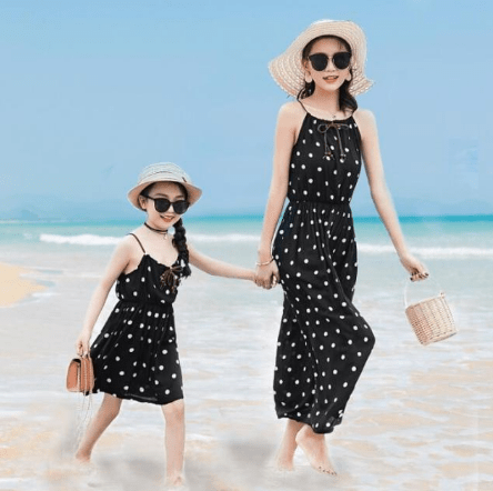 Robe mère fille noire à pois longue