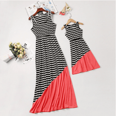 Robe mère fille noire rayé et rouge