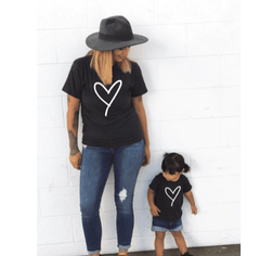 Tee shirt mère fils noir avec un cœur