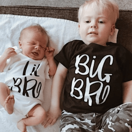 Tee shirt petits frères marron et blanc