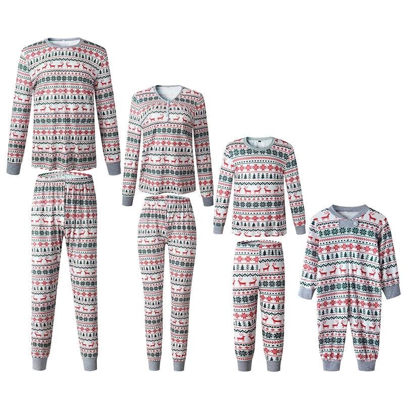 Ensemble assorti pour la famille - maman, papa et enfant