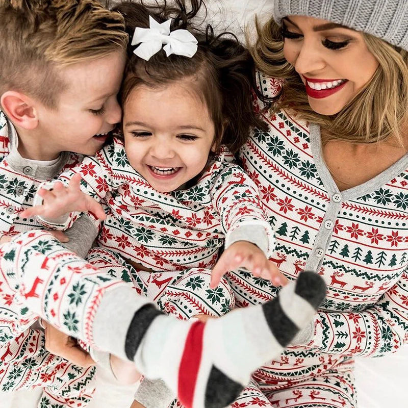 Ensemble assorti pour la famille - maman, papa et enfant