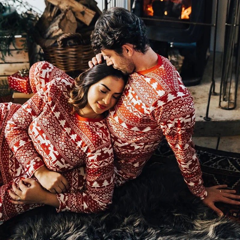 Pyjama de Noël assorti pour la famille - maman, papa et enfant