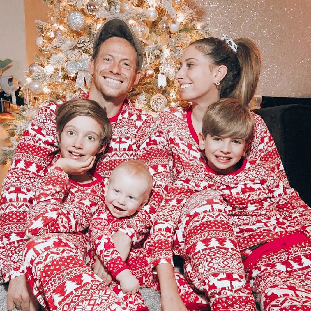 Pyjama de Noël assorti pour la famille - maman, papa et enfant