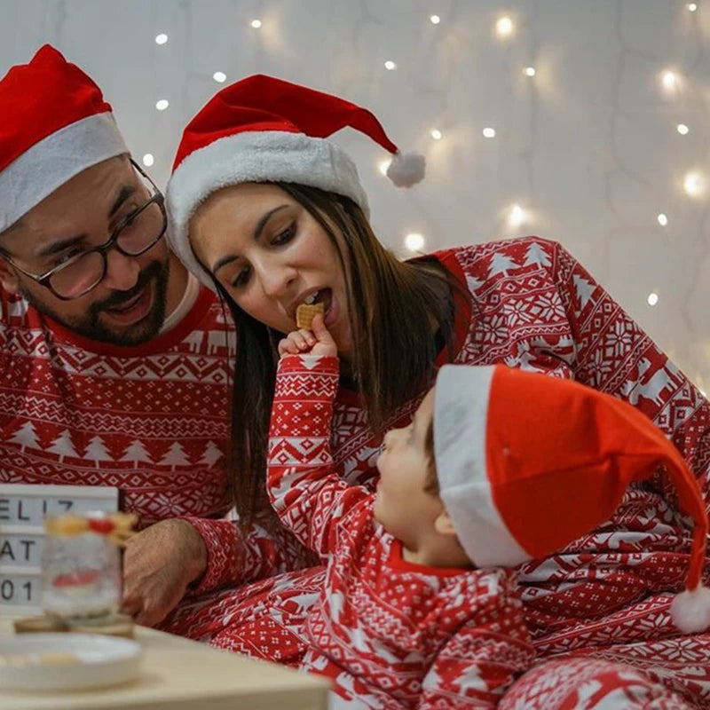 Pyjama de Noël assorti pour la famille - maman, papa et enfant