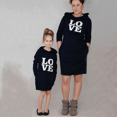 Pull mère fille à capuche love