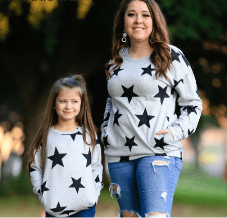 Pull mère fille avec des étoiles