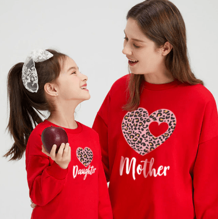 Pull mère fille rouge avec un coeur 