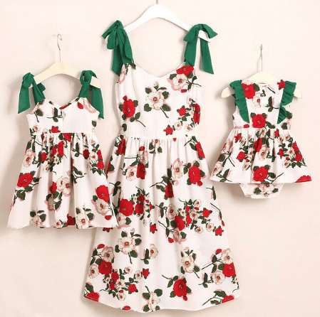 Robe mère fille blanche et verte à fleurs