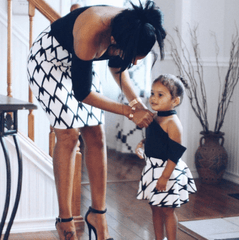 Robe mère fille épaules dénudées noire