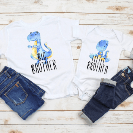 Tee shirt pour petits frères imprimé dinosaure